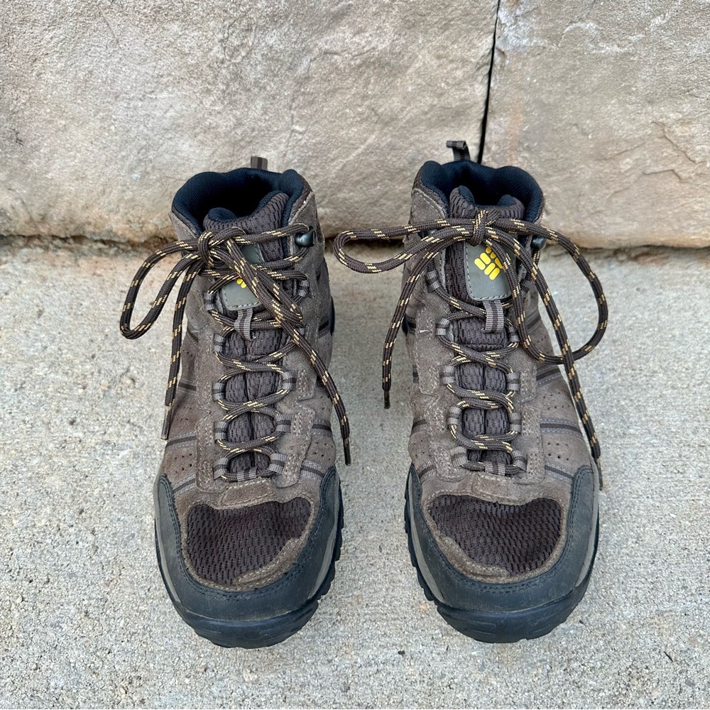 Columbia Grants Pass Waterproof High-Top Hiking Boots for Men